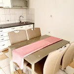 Edith's Olive Garden شقة