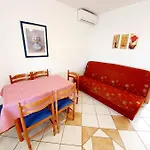 Edith's Olive Garden فير