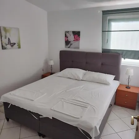 Edith's Olive Garden Appartement *