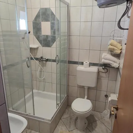 Edith's Olive Garden * Vir