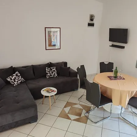 Edith's Olive Garden Vir