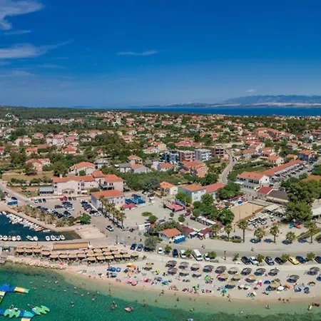 Edith's Olive Garden Appartement Vir