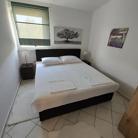 Edith's Olive Garden Appartement *