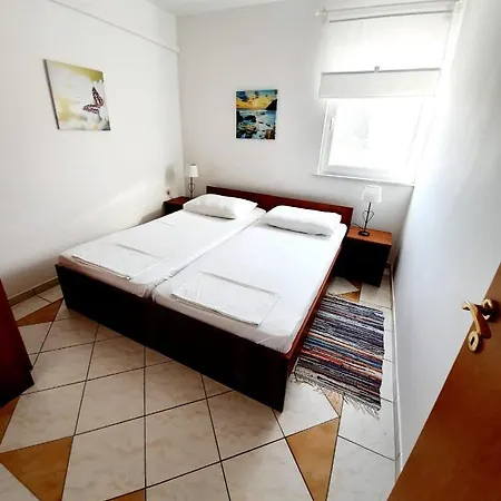 Apartment Edith's Olive Garden Vir