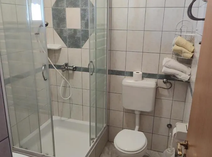 Edith's Olive Garden * Vir