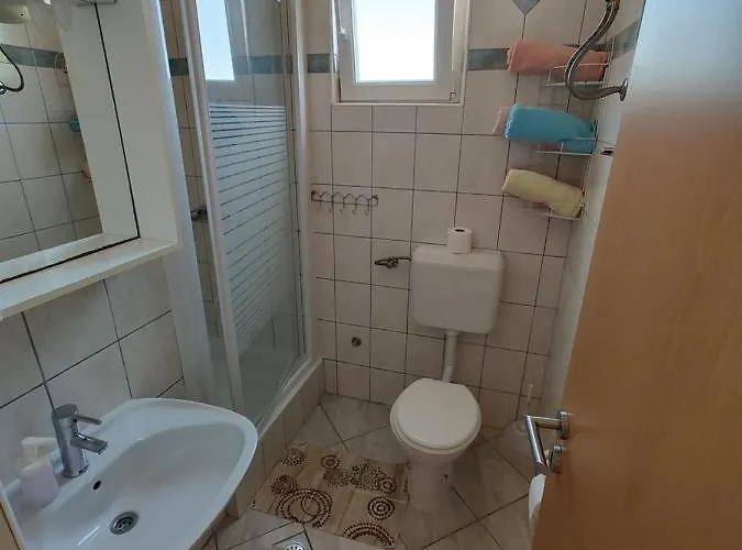 Edith's Olive Garden Apartmán