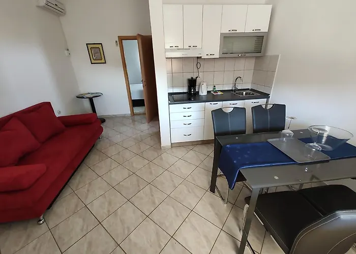 Edith's Olive Garden Apartament Vir