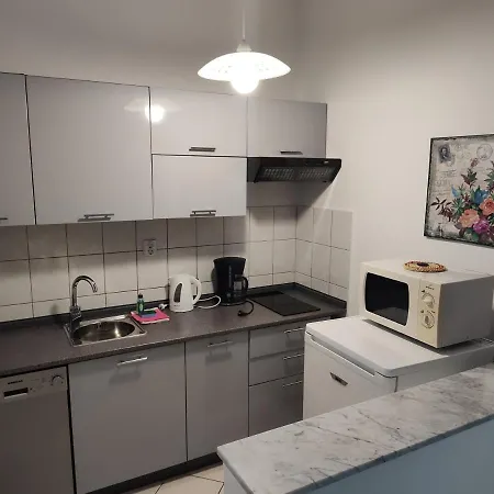 Edith's Olive Garden Apartman