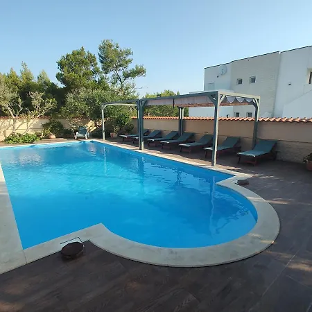 Apartman Edith's Olive Garden Vir