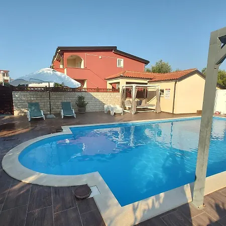 Edith's Olive Garden *