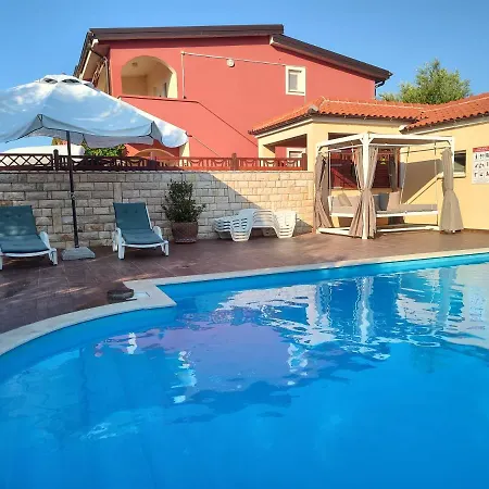 Edith's Olive Garden * Vir