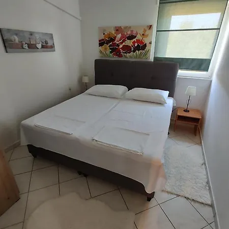 Edith's Olive Garden * Vir