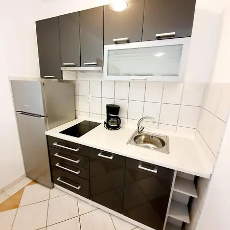 Edith's Olive Garden Apartman