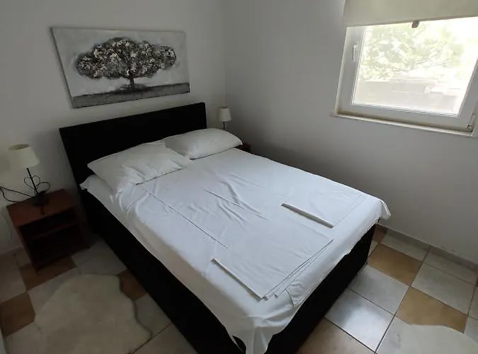 Edith's Olive Garden Appartement *