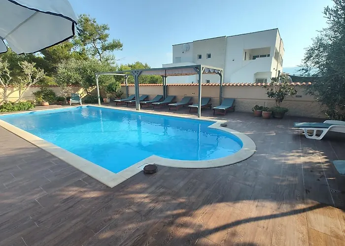 Apartamento Edith's Olive Garden Vir