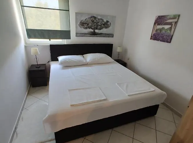 Edith's Olive Garden Appartement *