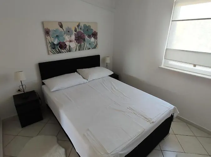 Edith's Olive Garden * Vir